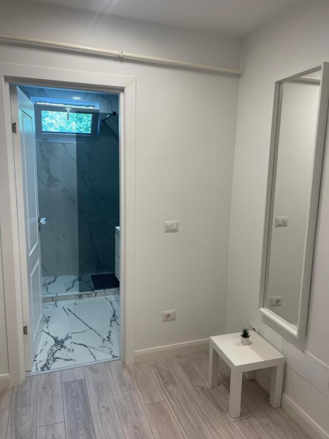 Apartament Incantator In Roman Bagian luar foto