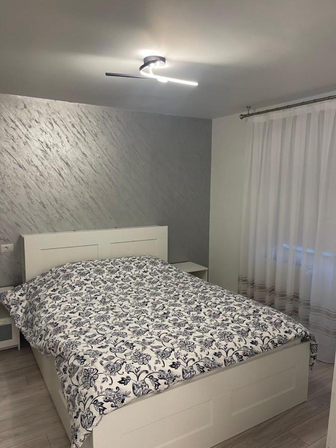 Apartament Incantator In Roman Bagian luar foto