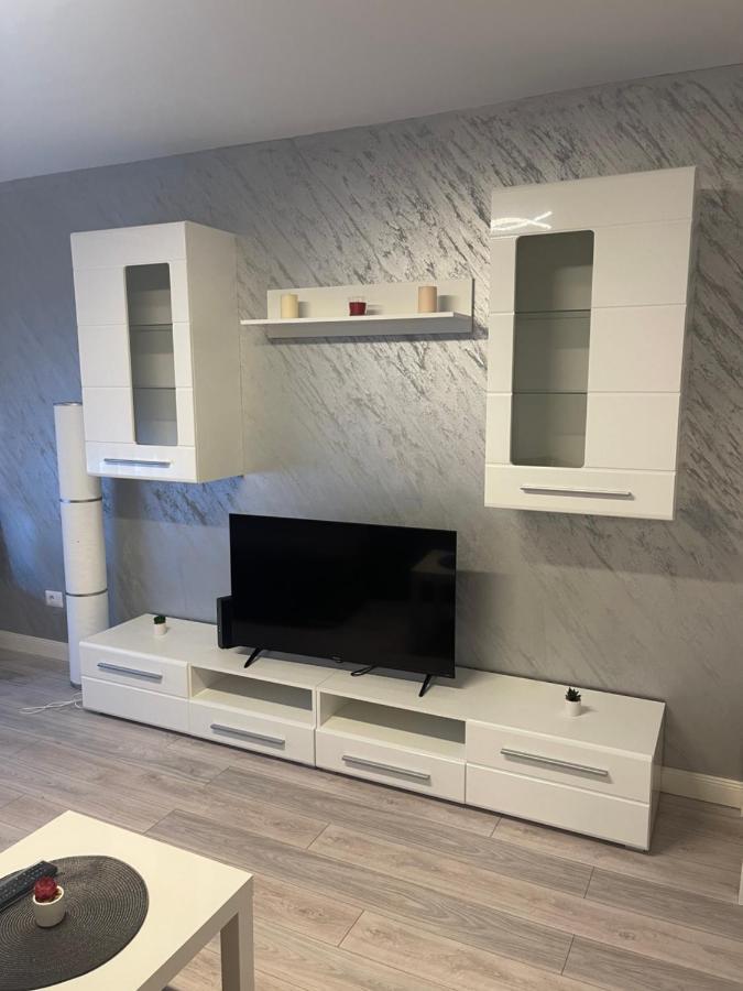 Apartament Incantator In Roman Bagian luar foto