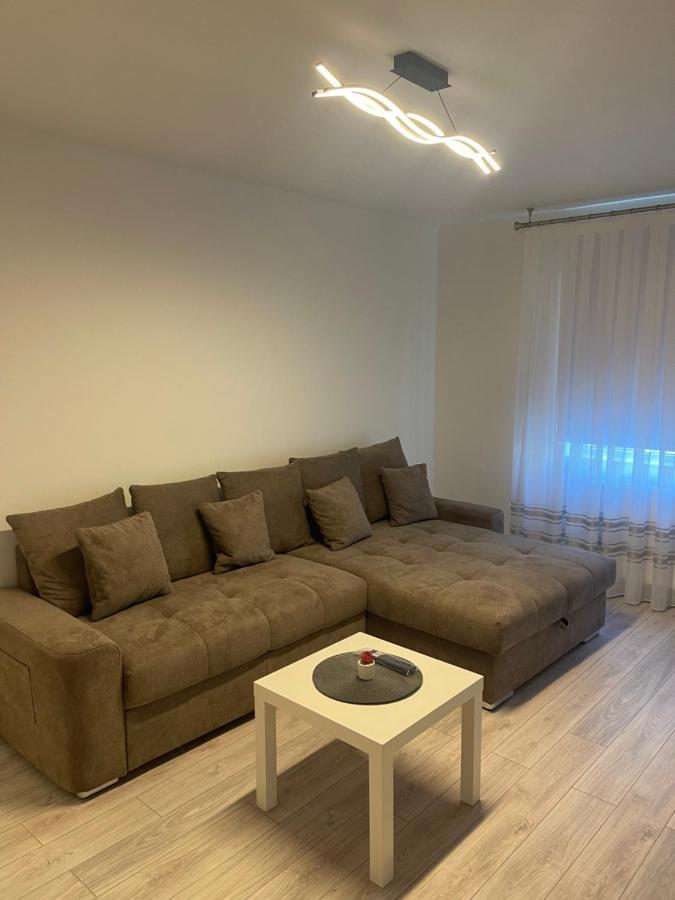 Apartament Incantator In Roman Bagian luar foto