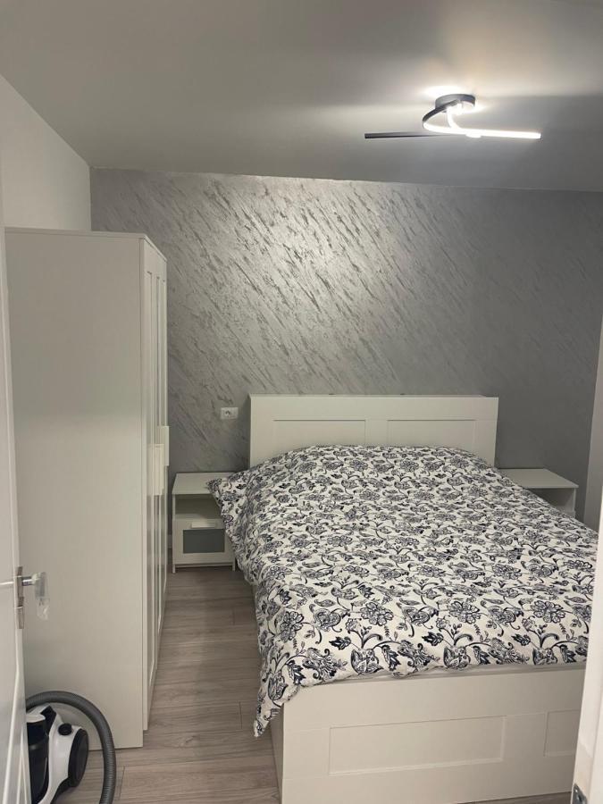 Apartament Incantator In Roman Bagian luar foto