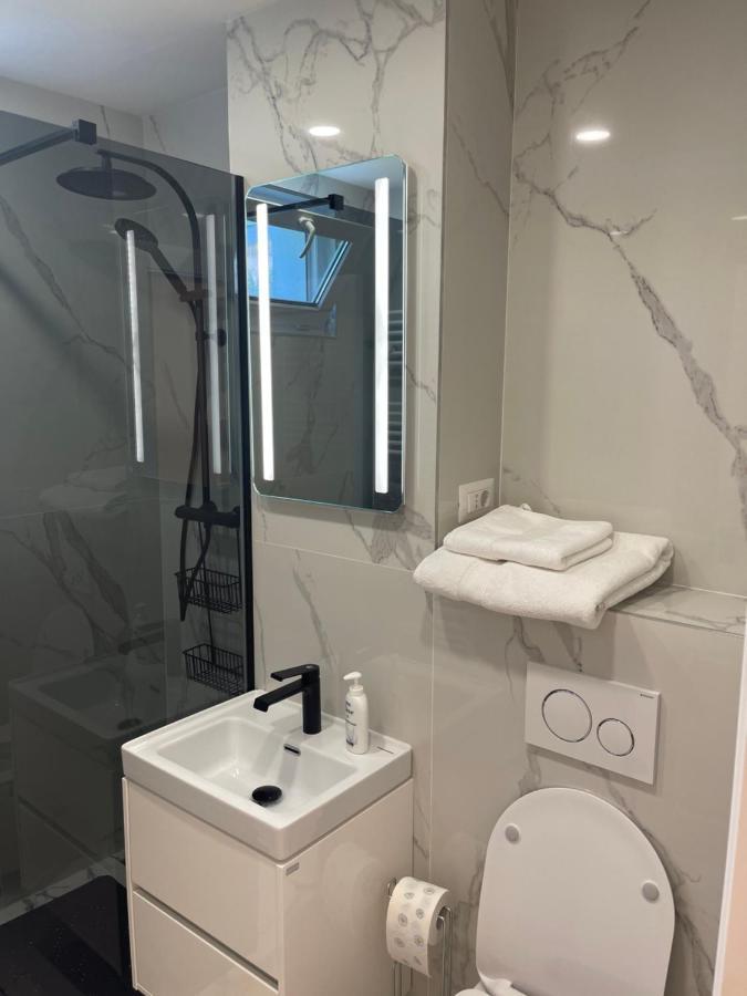 Apartament Incantator In Roman Bagian luar foto
