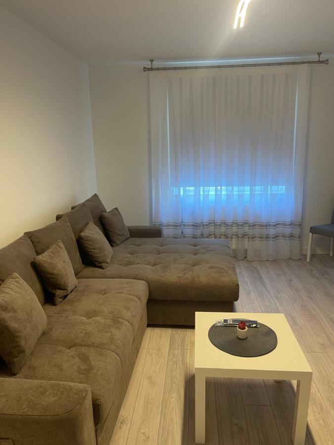 Apartament Incantator In Roman Bagian luar foto